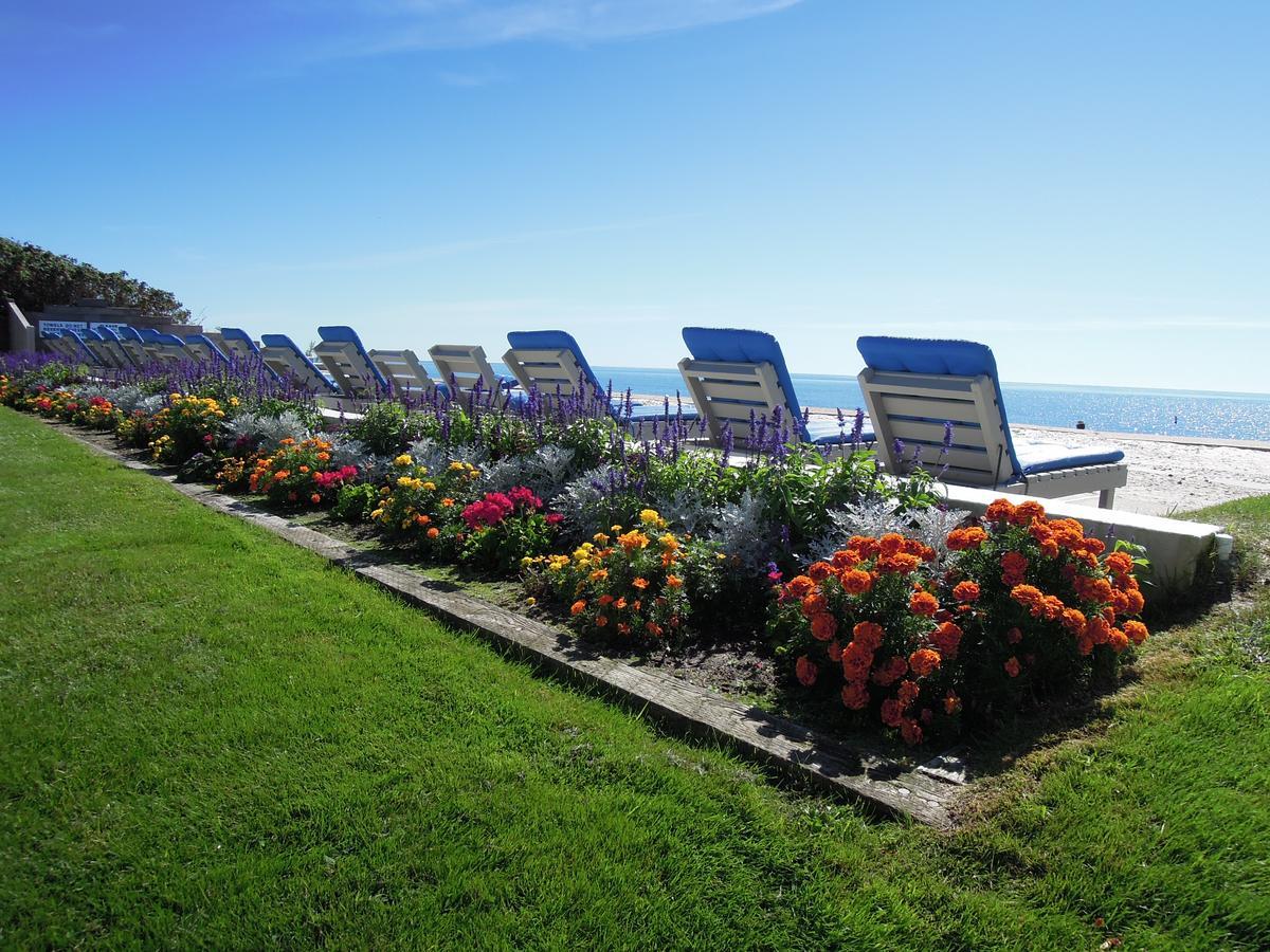 Surfcomber On The Ocean Motel Саут Ярмут Екстериор снимка