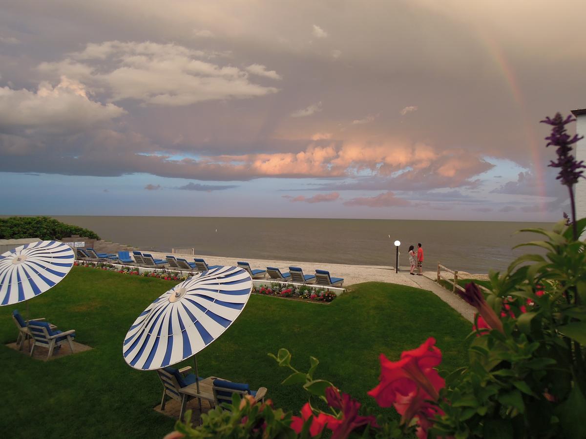 Surfcomber On The Ocean Motel Саут Ярмут Екстериор снимка