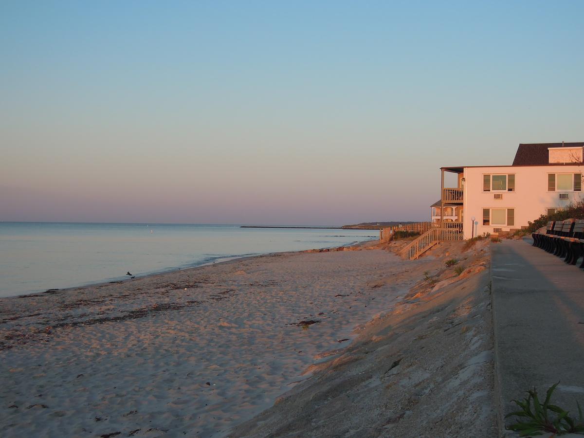 Surfcomber On The Ocean Motel Саут Ярмут Екстериор снимка